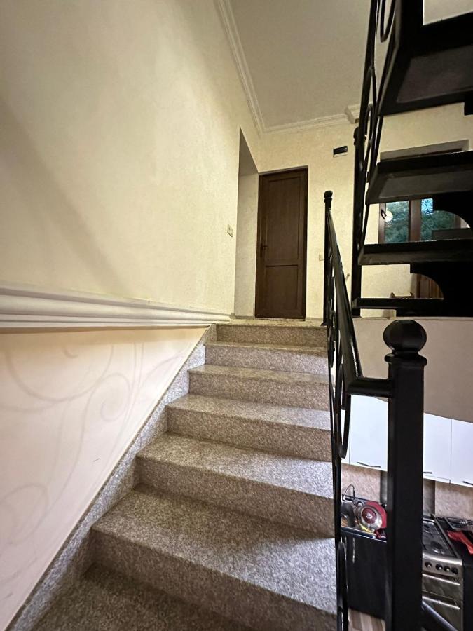 Guest House Godogani Екстер'єр фото