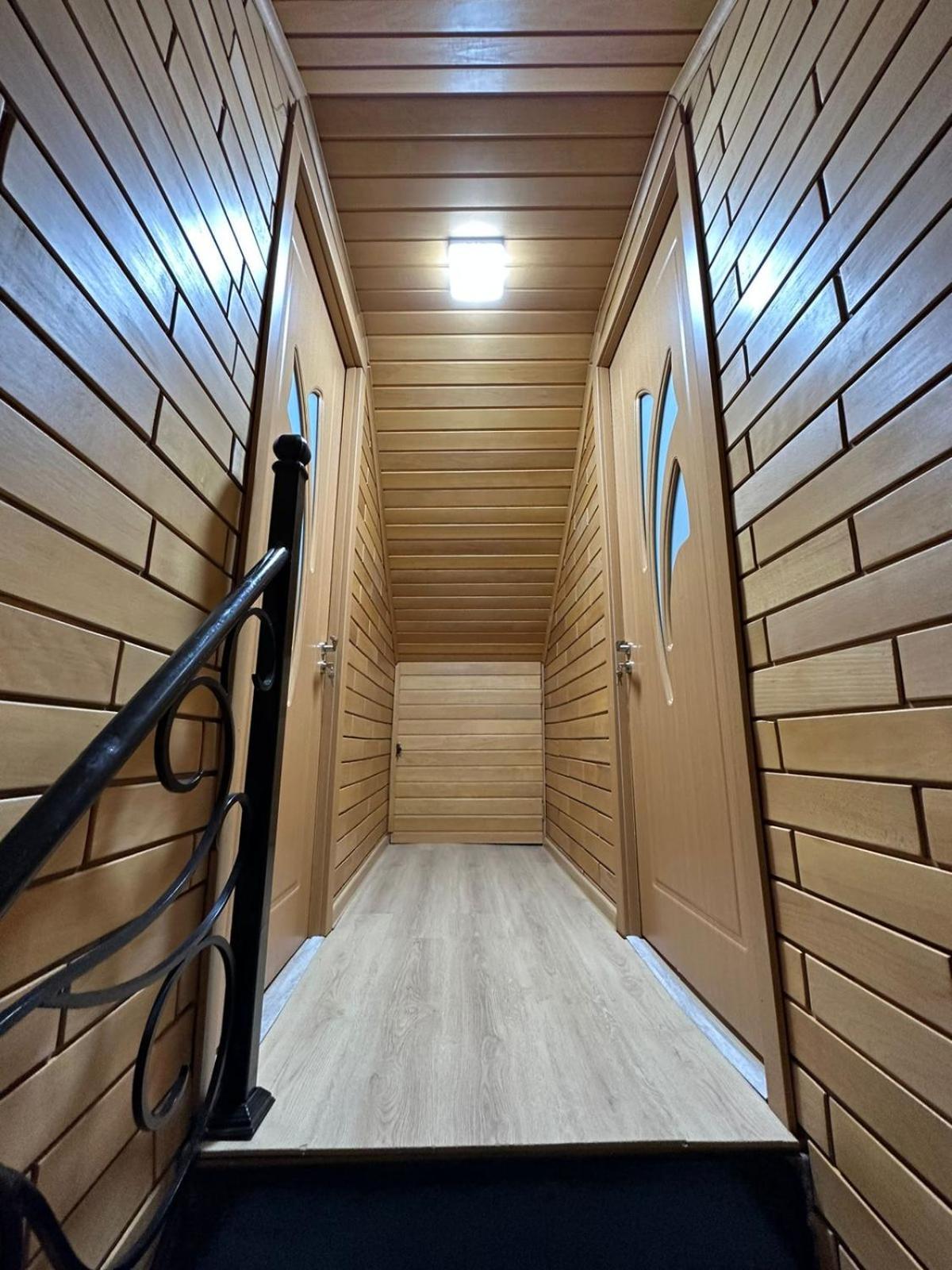 Guest House Godogani Екстер'єр фото