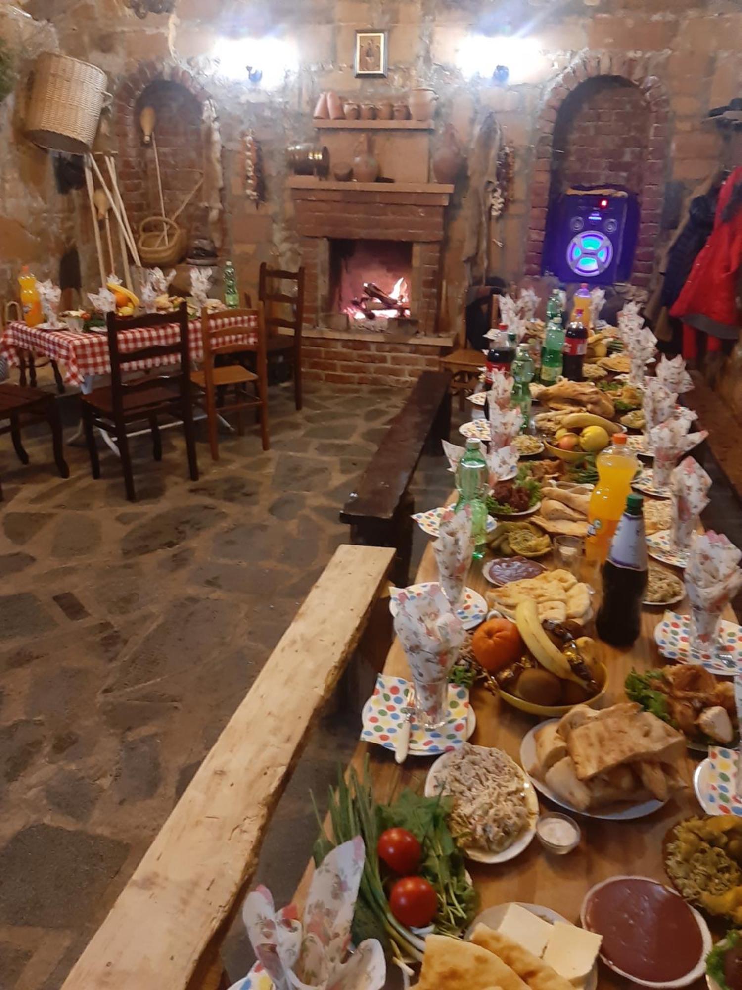 Guest House Godogani Екстер'єр фото