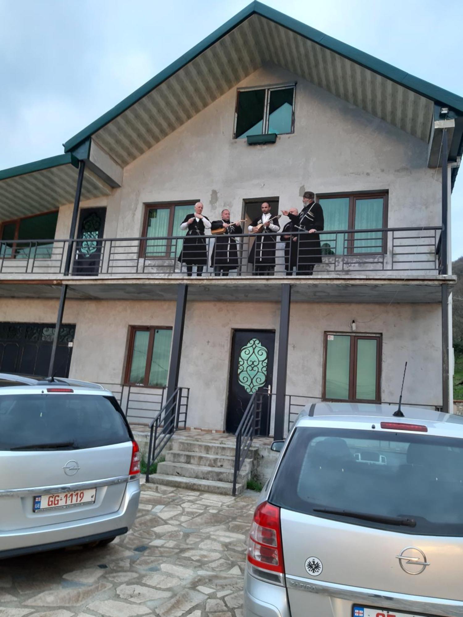 Guest House Godogani Екстер'єр фото
