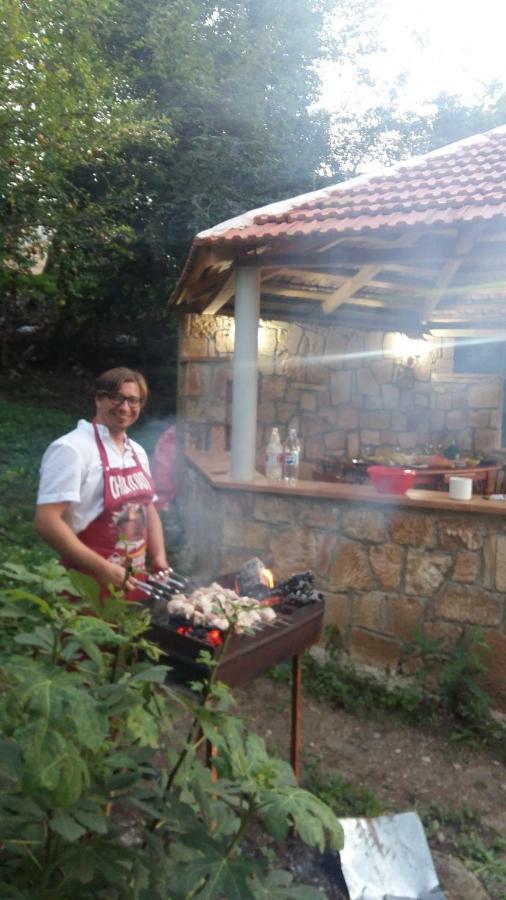 Guest House Godogani Екстер'єр фото