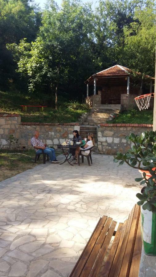 Guest House Godogani Екстер'єр фото