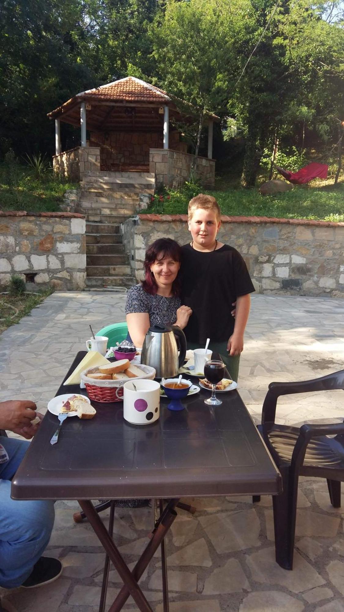 Guest House Godogani Екстер'єр фото